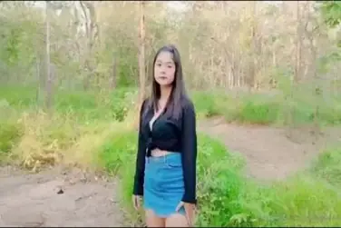 Ajak Pacar Ke Semak Semak